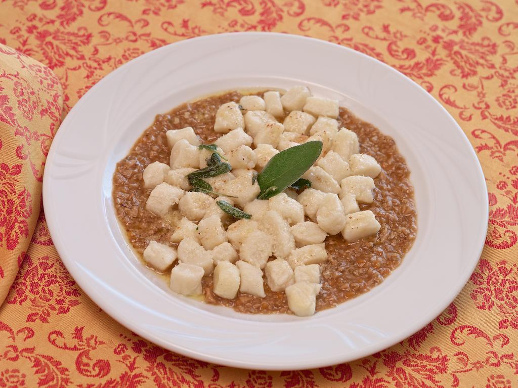 Poschiavo Suisse Hotel & Traditional Fondue Stube Luaran gambar