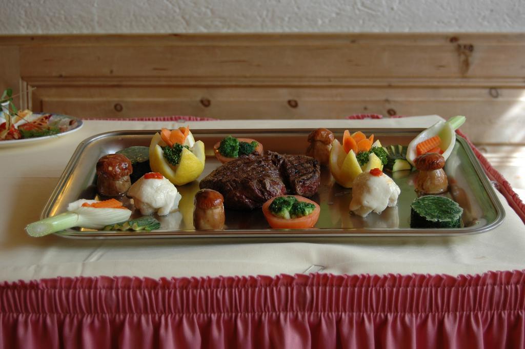 Poschiavo Suisse Hotel & Traditional Fondue Stube Luaran gambar