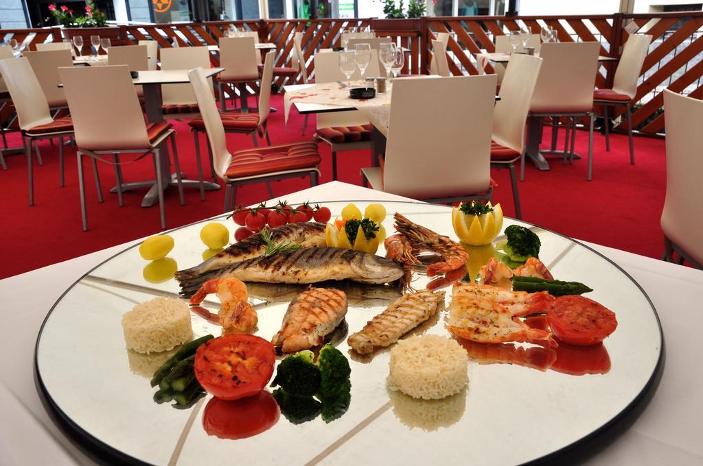 Poschiavo Suisse Hotel & Traditional Fondue Stube Luaran gambar