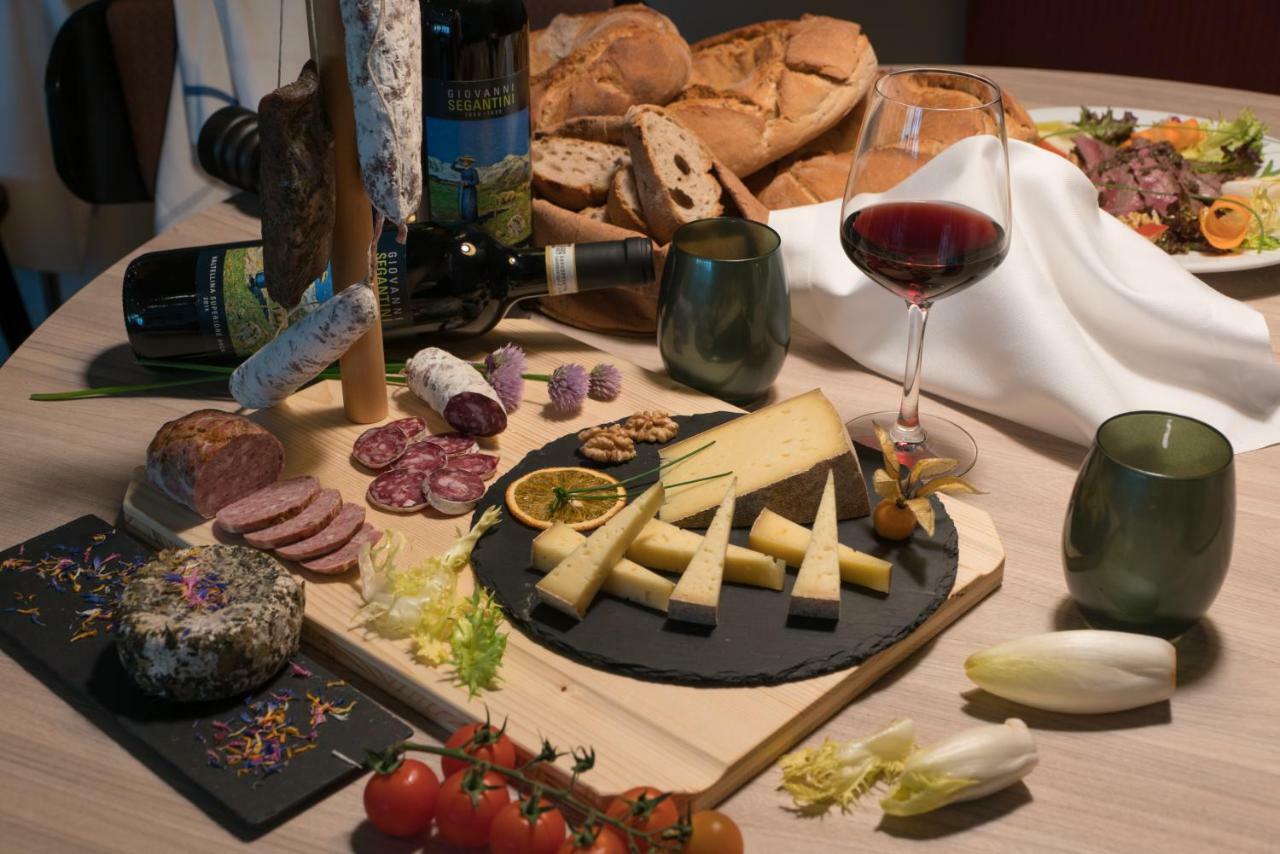 Poschiavo Suisse Hotel & Traditional Fondue Stube Luaran gambar